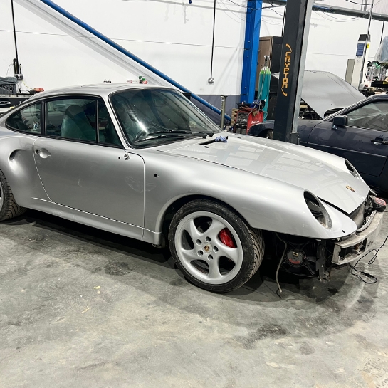 Concorso car body shop bumper repair
